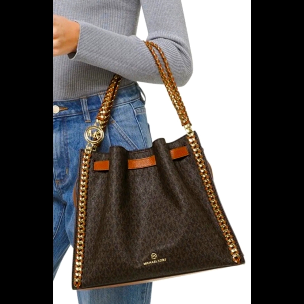REDUCED $ - Michael Kors LG Chain Signature Shoulder Tote NWT